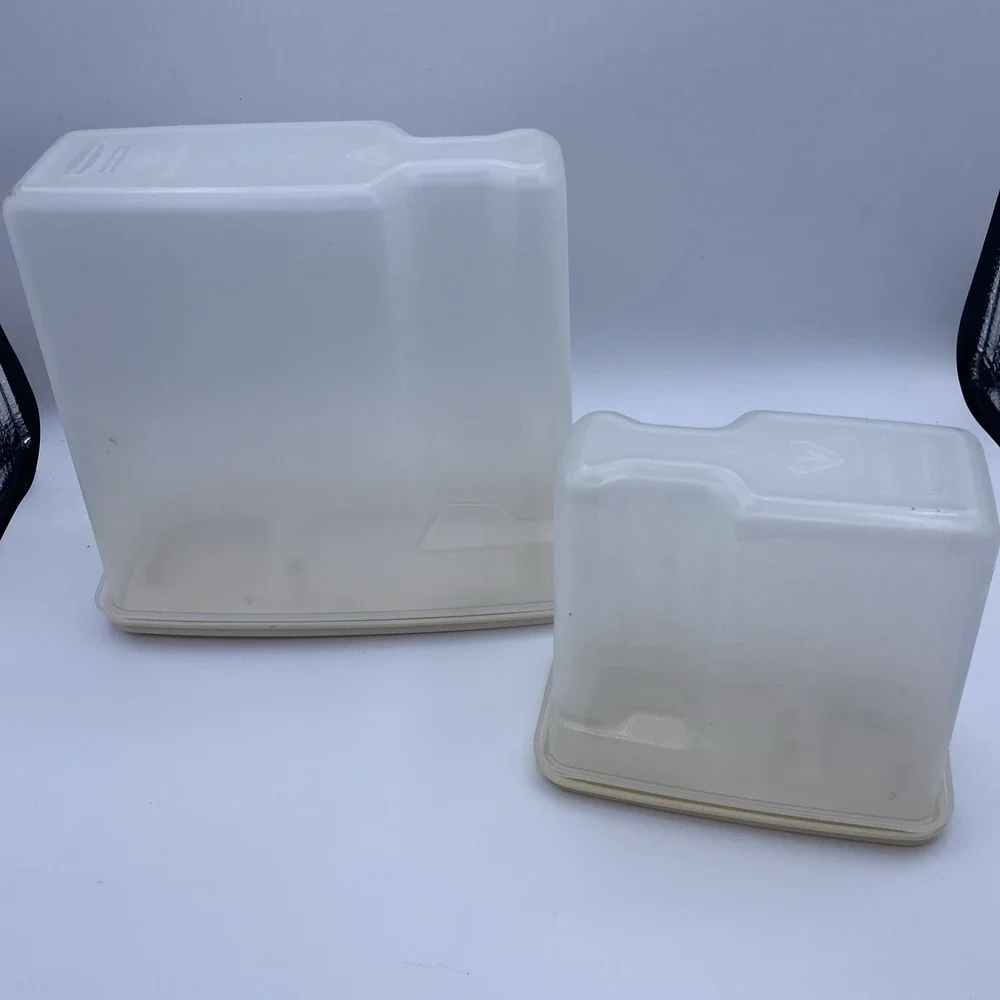 Rubbermaid‎ Servin Saver 2pc Set 13 Cup & 4 Cup Cereal Storage Containers Almond